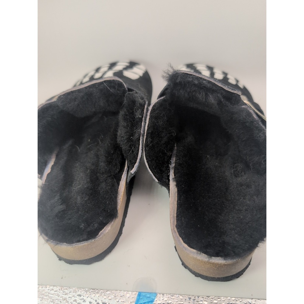 Black Skeleton Embroidered Clogs Fuzzy Soft Black Interior Women's 7 Halloween - Picture 3 of 9